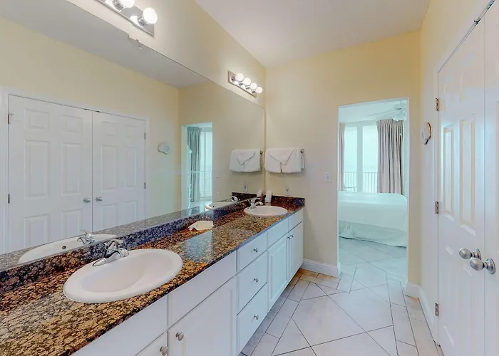 Gulf-front W Expansive Balcony Ac Wifi & Shared Pools Hot Tubs & Gym * Gulf Shores